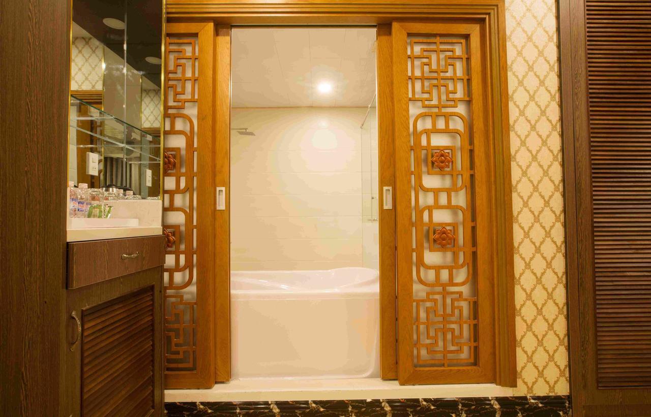 Anh Nguyet Hotel Ca Mau Luaran gambar